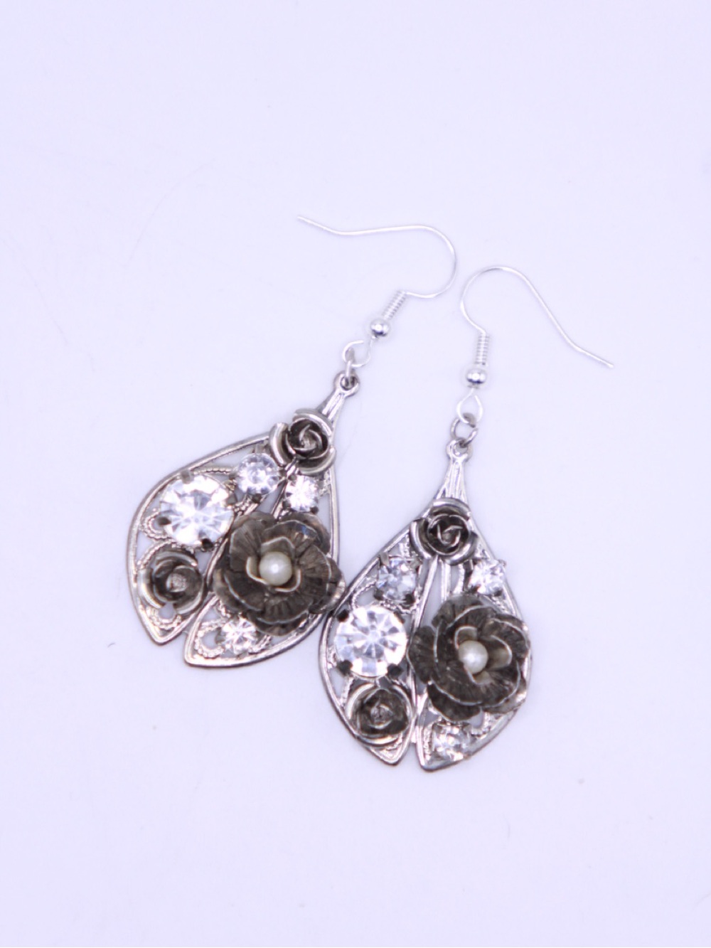 Handmade New Hypoallergenic Silver tone Floral Pearl Rhinestone Earrings v2